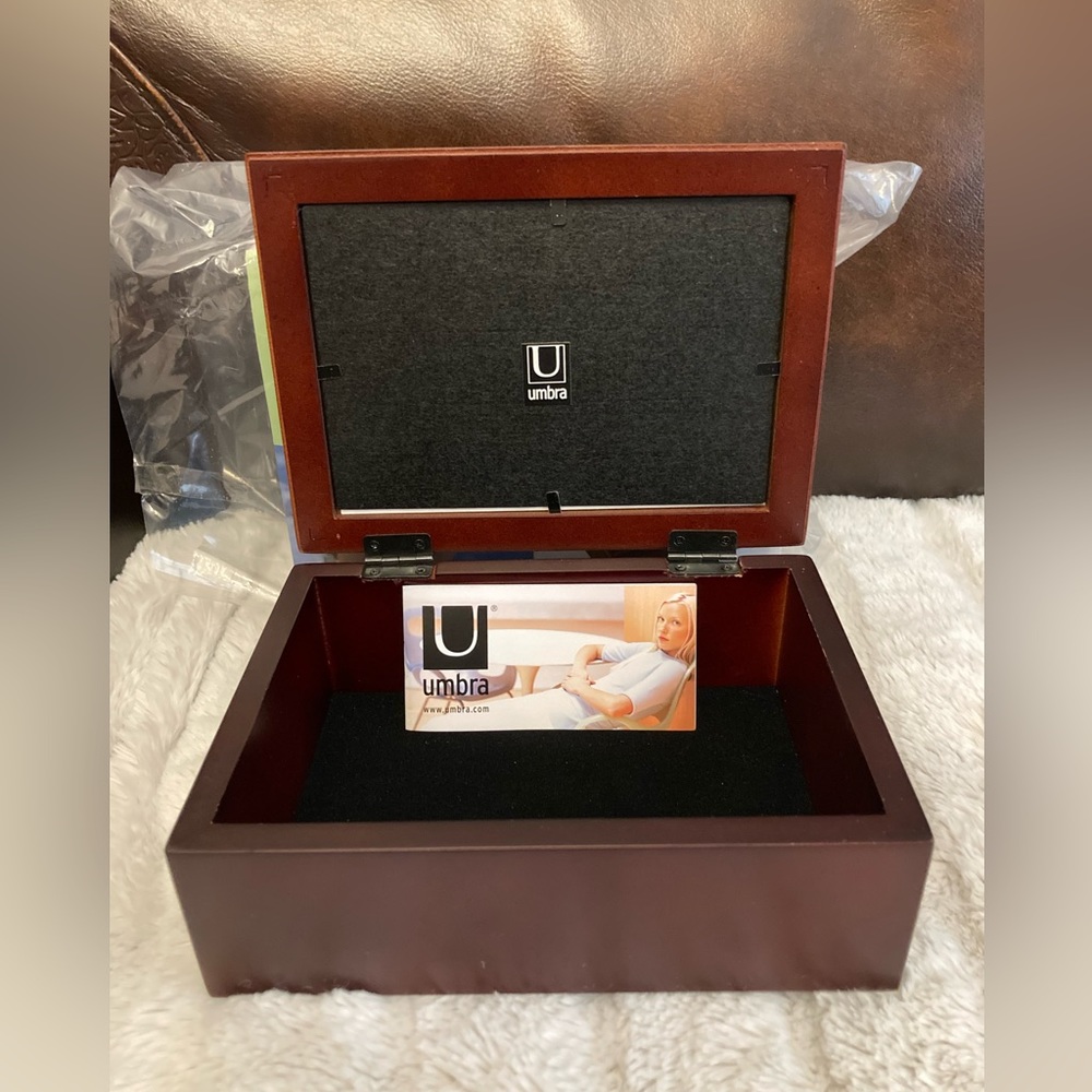 BNIB UMBRA Photo/Jewellery Box